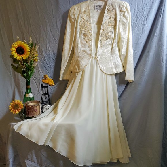 Nah Nah Dresses & Skirts - Nah Nah 2 piece jacket dress Sheer full skirt.